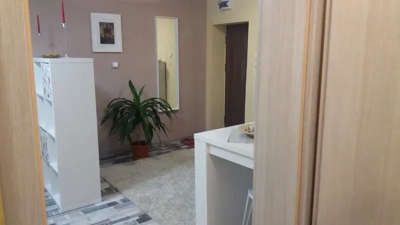 Particular vand apartament doua camere zona superba ( Piateta Favorit)