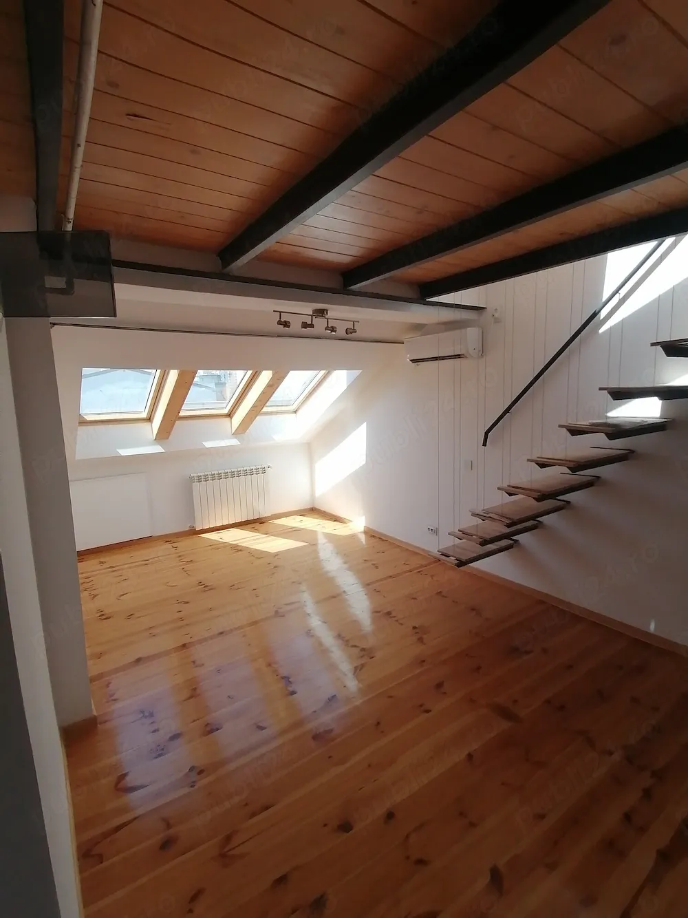 Apartament 2 camere cu mansardă Sector 6, Cetatea de Baltă luminos și renovat