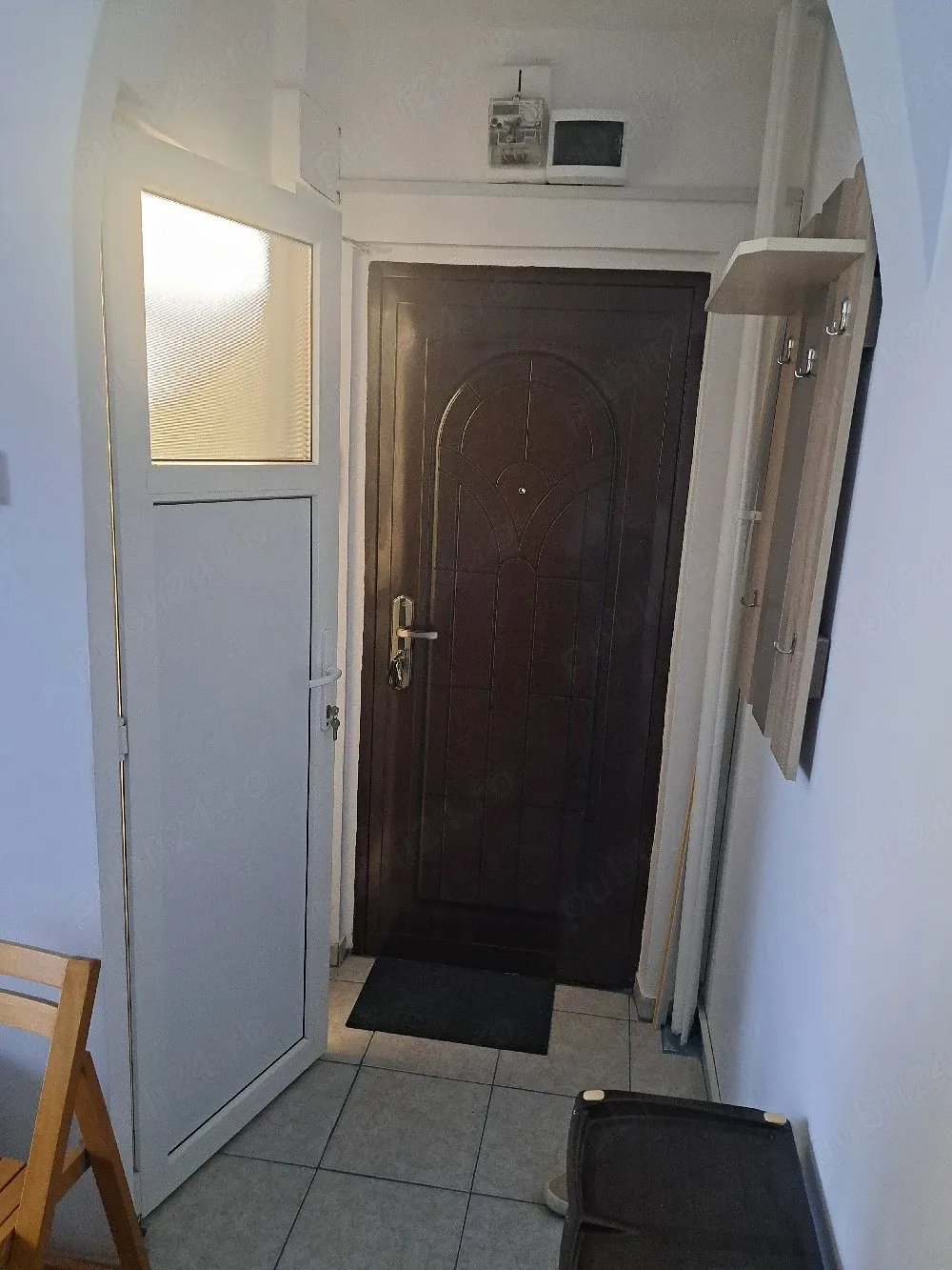Închiriez garsoniera 16 mp decomandata cu baie și bucătărie bd.Primaverii 7A persoană fizică
