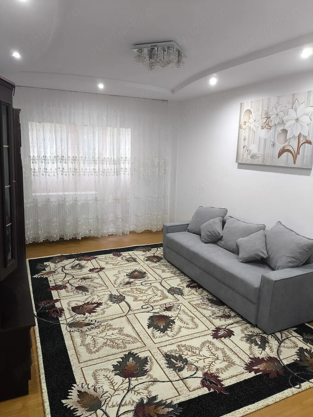 Apartament cu 3 camere, zona Mircea cel bătrân, 600  negociabil