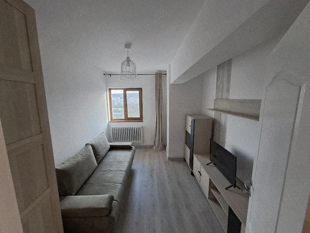 inchiriez apartament decomandat zona garii 3 camere 2 bai zona centrala