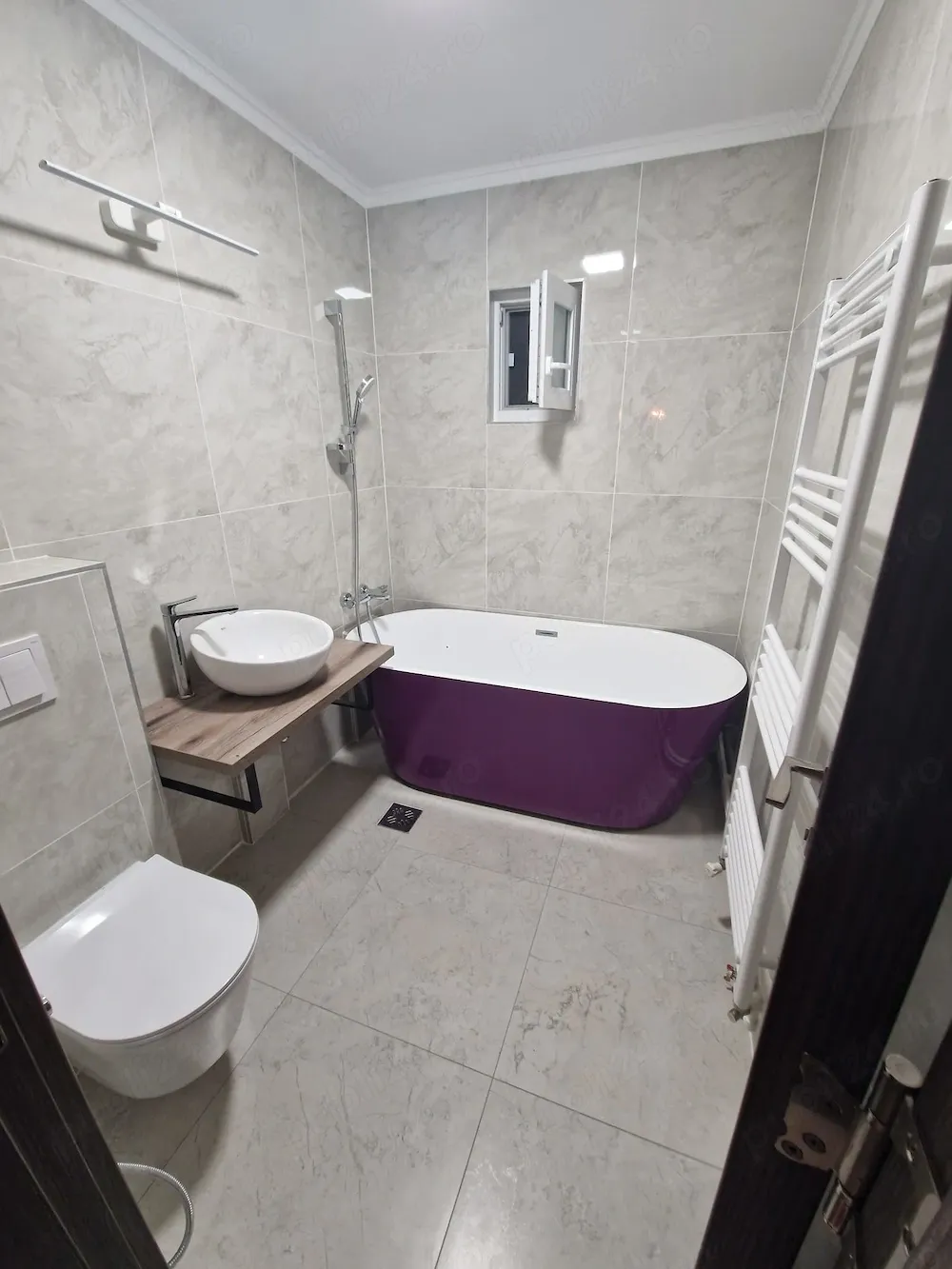 Persoană fizică: 3 camere decomandat, 73 mp utili, renovat total de la zero (instalații noi,izolat) - imagine 1