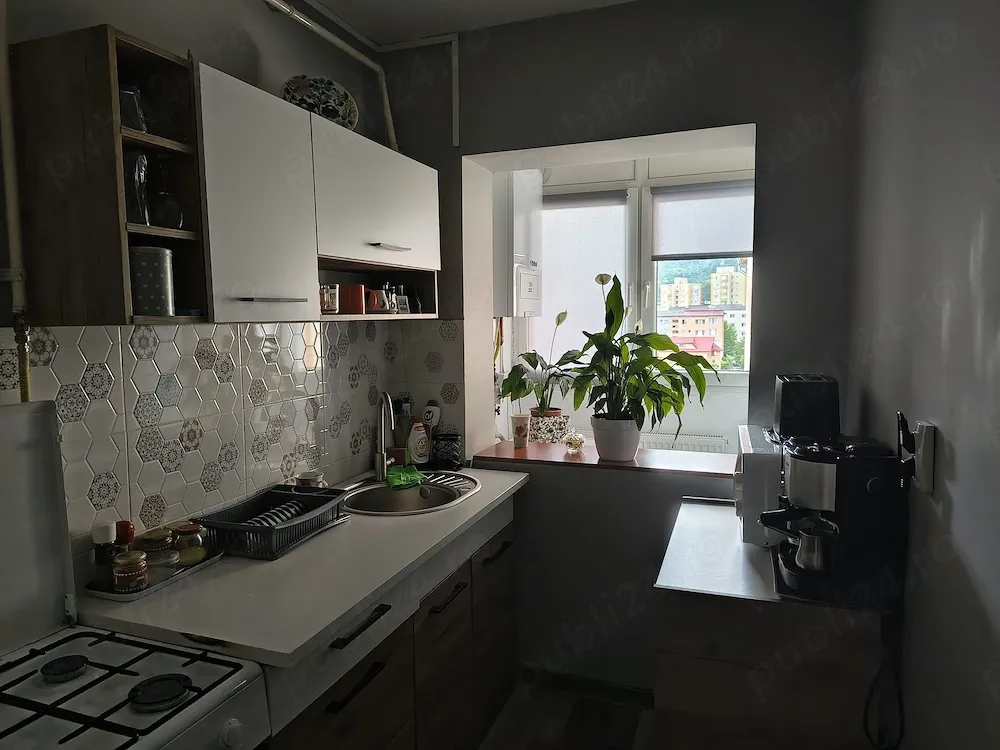 3 camere, de vânzare