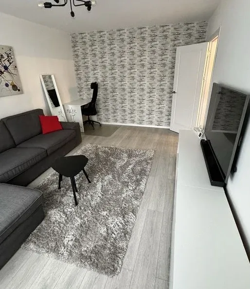 central PITESTI chirie apartament cu 2 camere - imagine 1