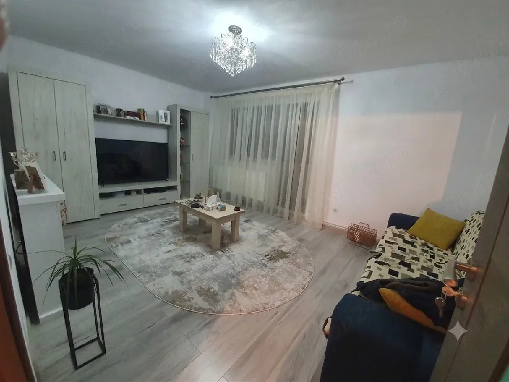 Inchiriez apartament 3 camere - imagine 1