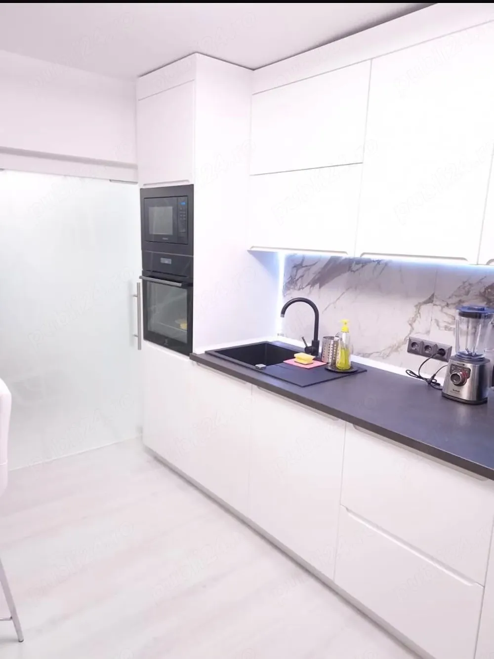 Apartament 3 camere - imagine 1