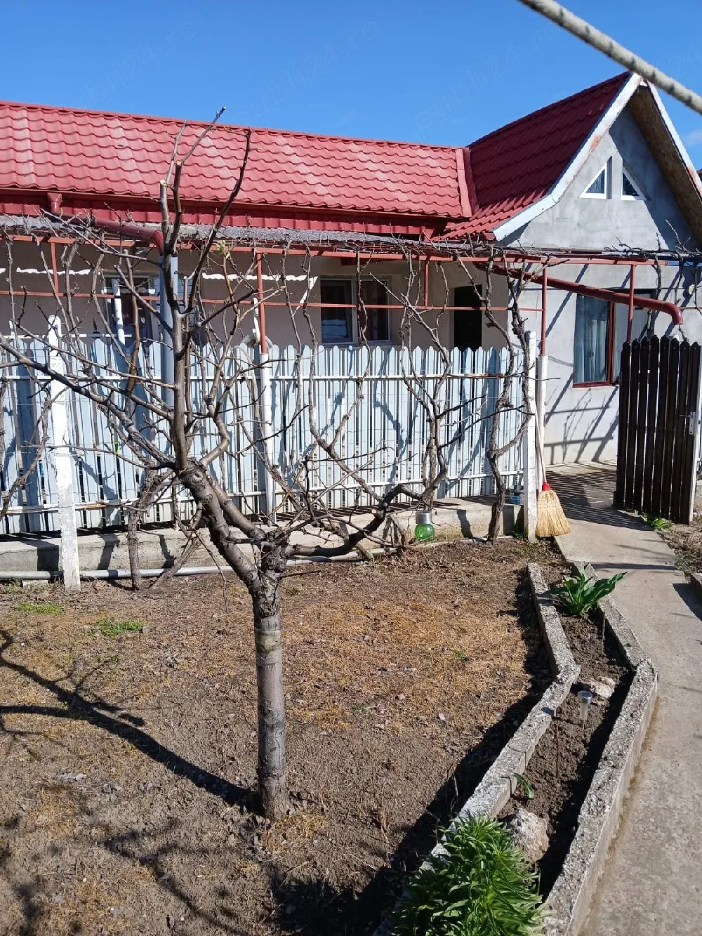 Casă de vânzare în sat Chiraftei, jud. Galați - imagine 1