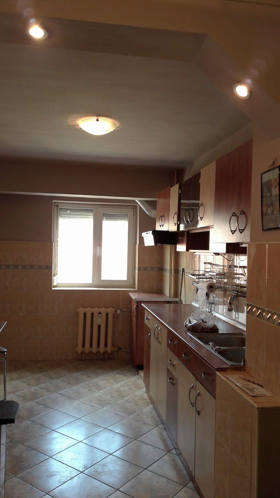 Apartament de închiriat cu 4 camere zona semicentrală