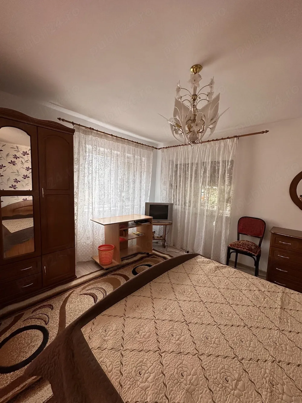 Caut fata in gazda zona Garii - imagine 1