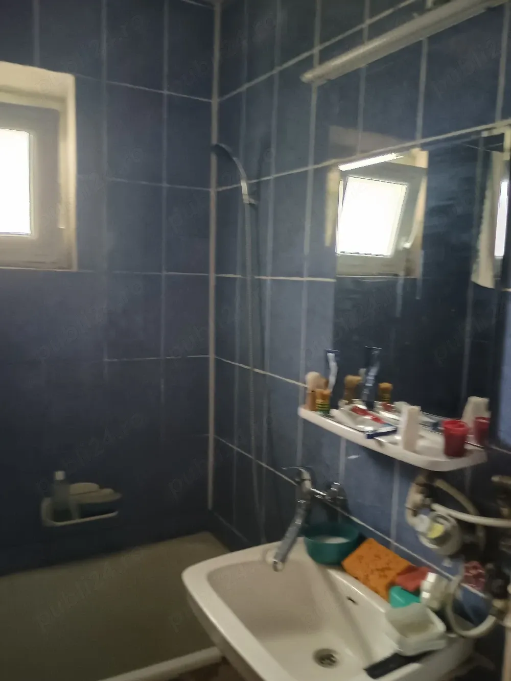 Vând apartament 3 camere confort 2 zona Albina Viziri 1