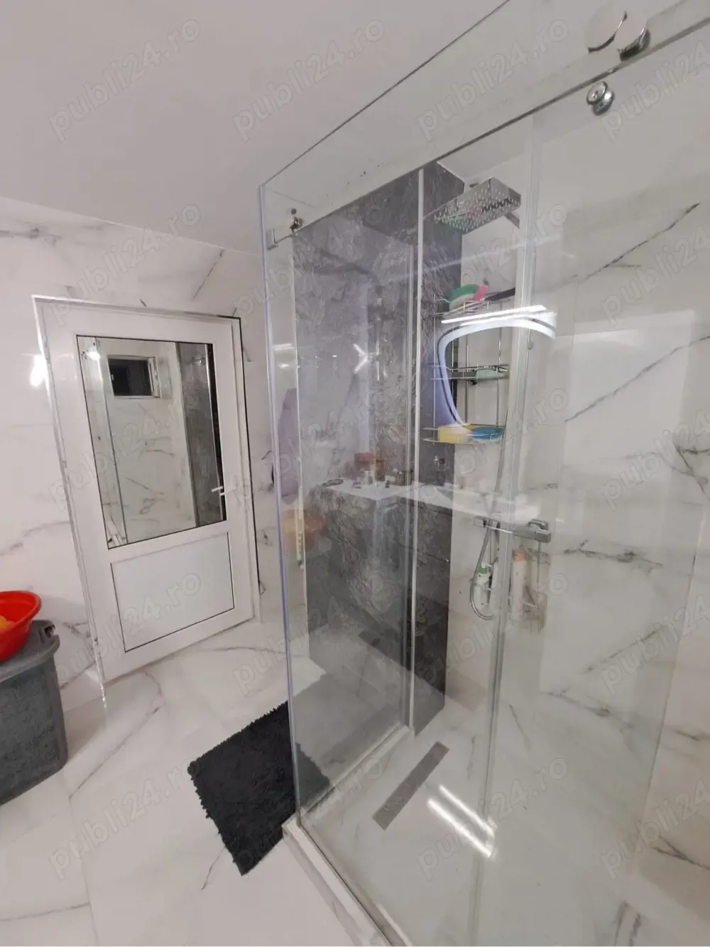 Vand apartament 3 camere