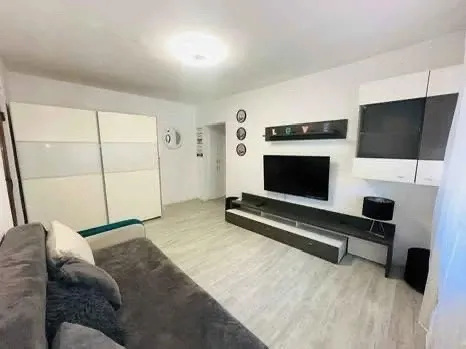 De inchiriat apartament 2 camere , Zona Intim - imagine 1