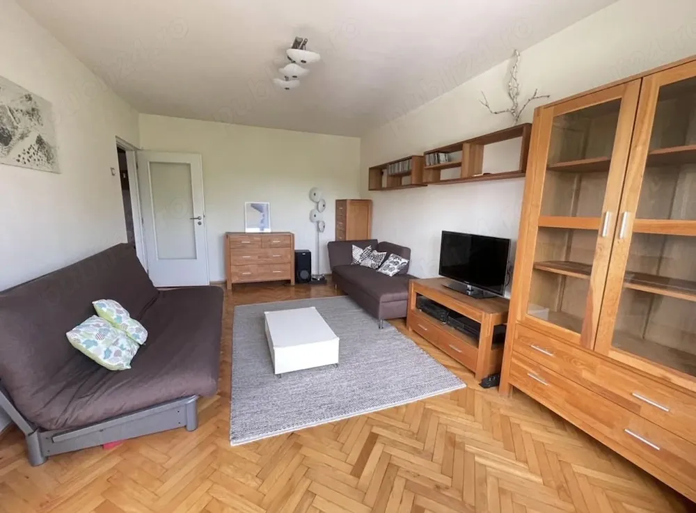 Închiriez apartament 3 camere zona spitalului Județean - imagine 1