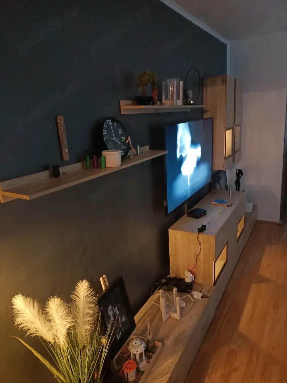 apartament 2 camere , semidecomandat - imagine 1