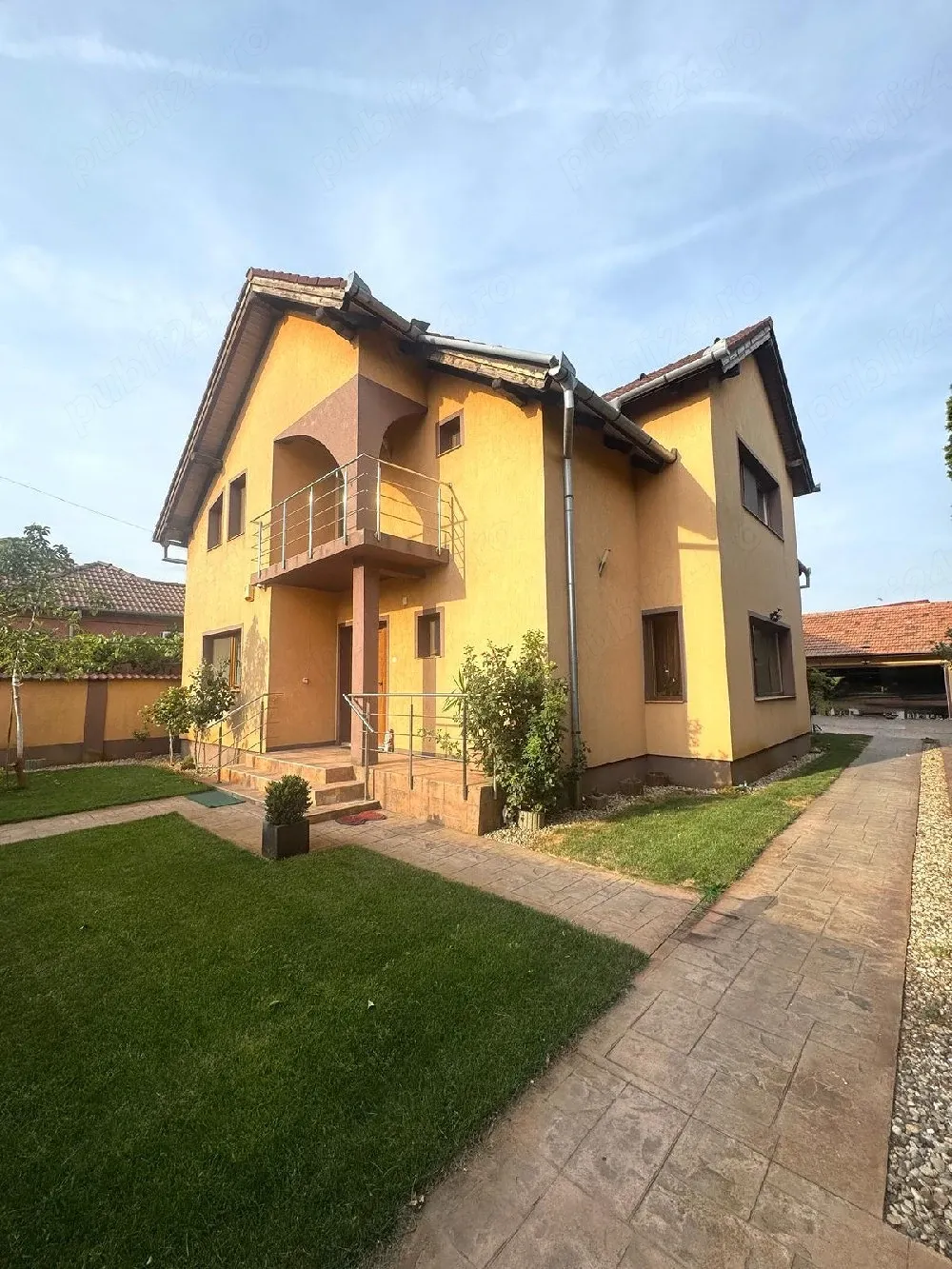 Casă individuală cu teren generos (634 mp) și garaj dublu   Grădiște  Str. Trenului - imagine 1