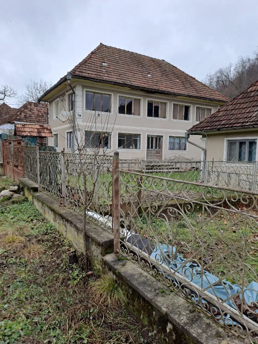 Vând casă la sat liniştit,comuna Halmagiu - imagine 1