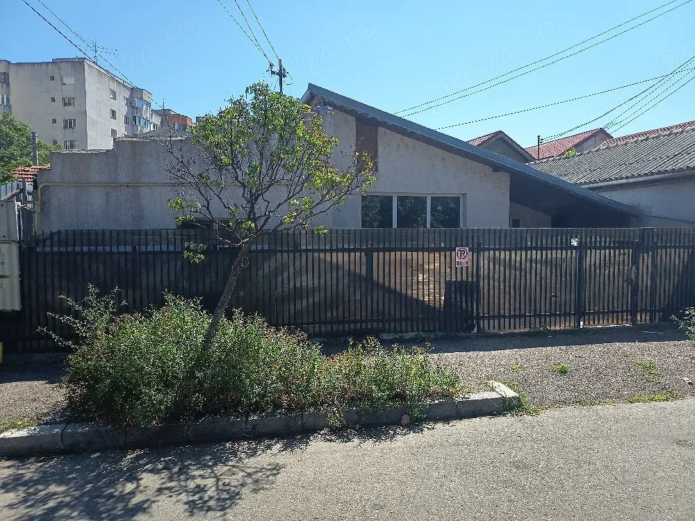 Casă de vânzare