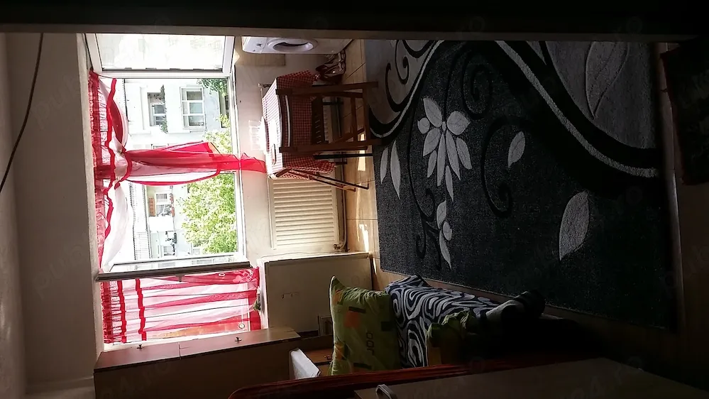 Inchiriez Garsoniera Zona Buna,piata M17 sau parc UFO