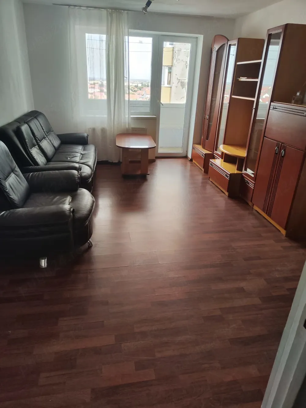 inchiriez apartament 2 camere