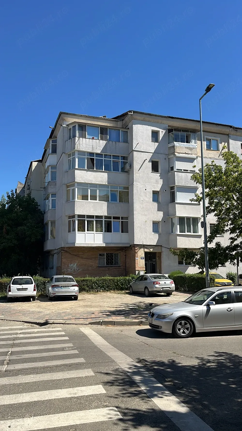 pers fizica inchiriez apartamem cu o camera zona Mall