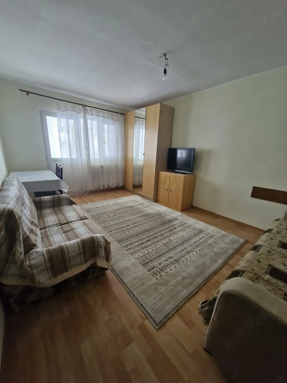 Apartament 2 camere decomandate de închiriat - zona Piața-Sud, Bacău - imagine 1