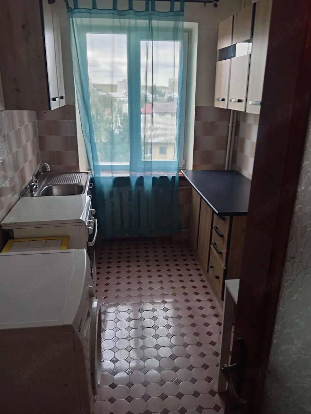 Închiriez apartament sv