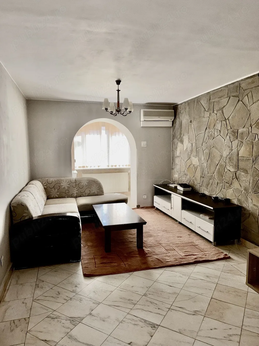 DE ÎNCHIRIAT   Apartament 3 camere + garaj | Botoșani, Bd. Mihai Eminescu - imagine 1