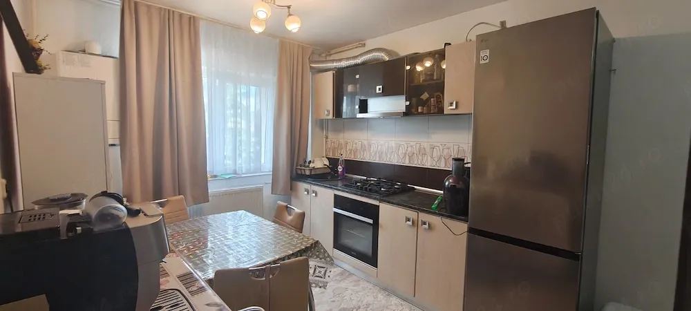 Apartament cu trei camere...