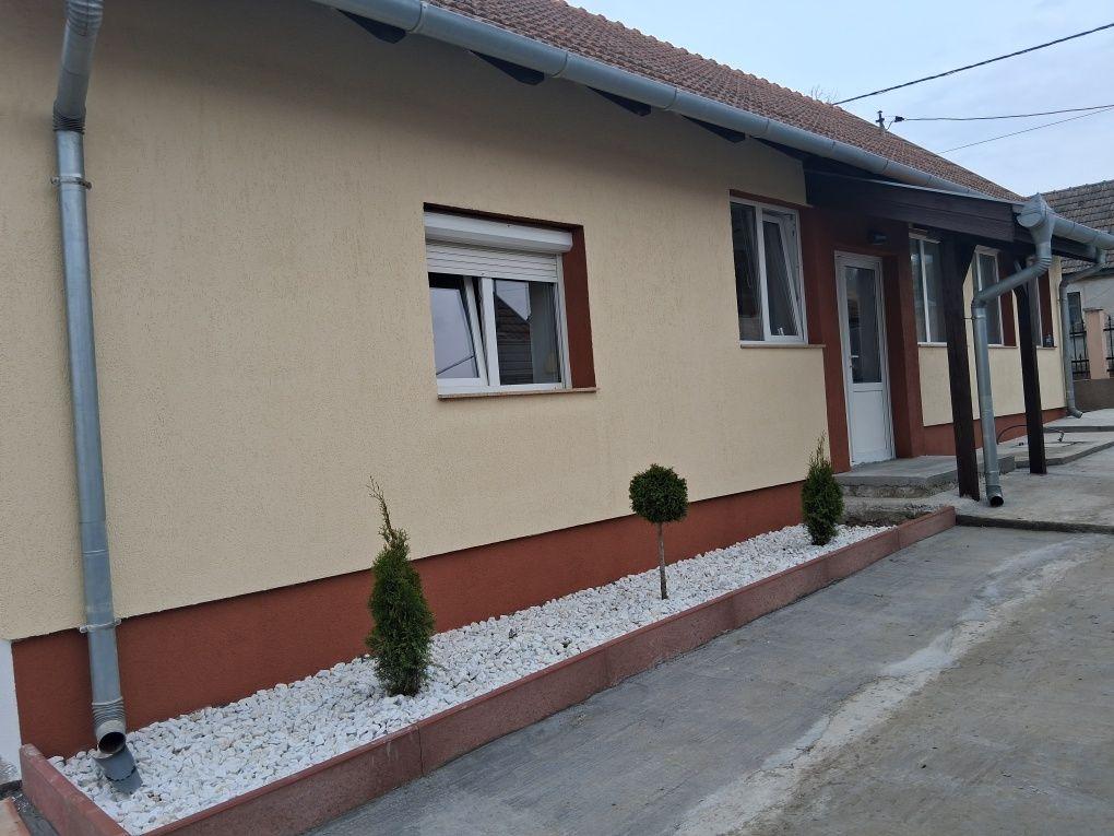 Casa cochetă singur in curte - zona Paleu