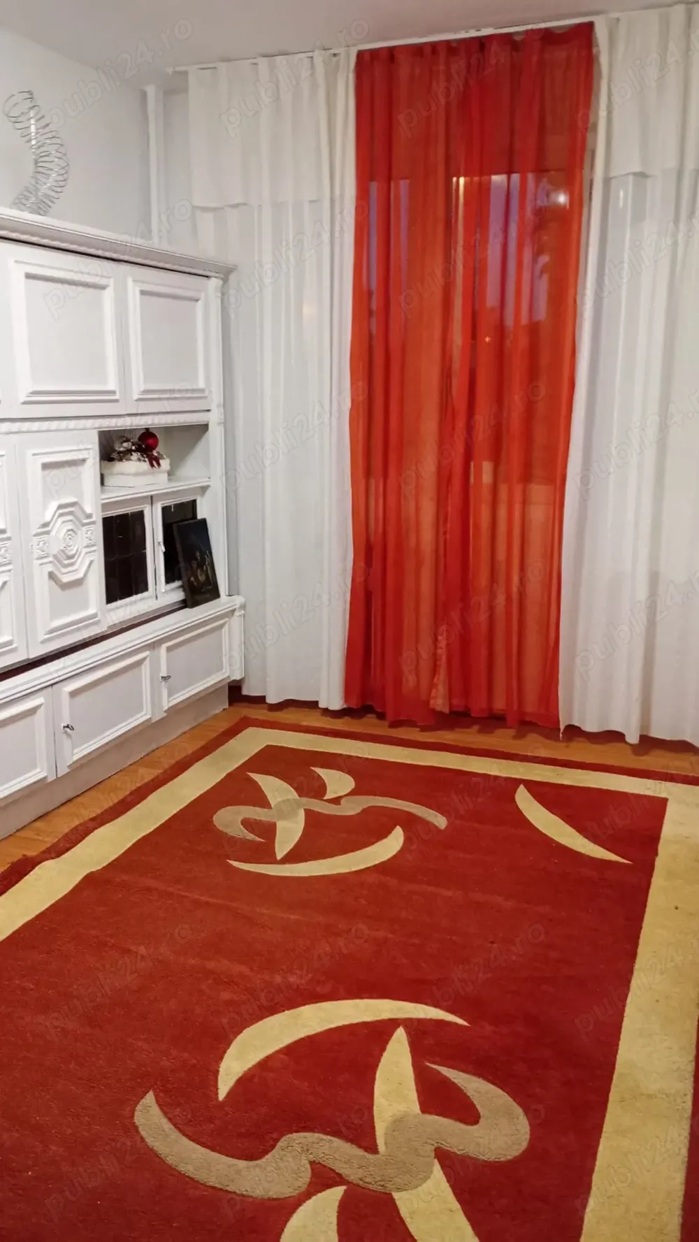 Închiriez apartament ultracentral cu 2 camere - imagine 1