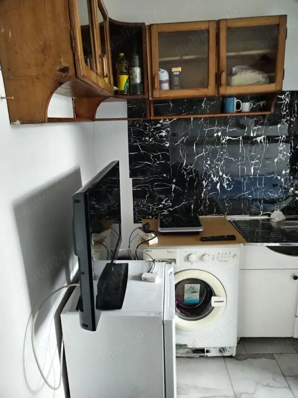 Vând garsoniera din usc. 9m cu utilitati Oradea zona liniștita central Rogerius