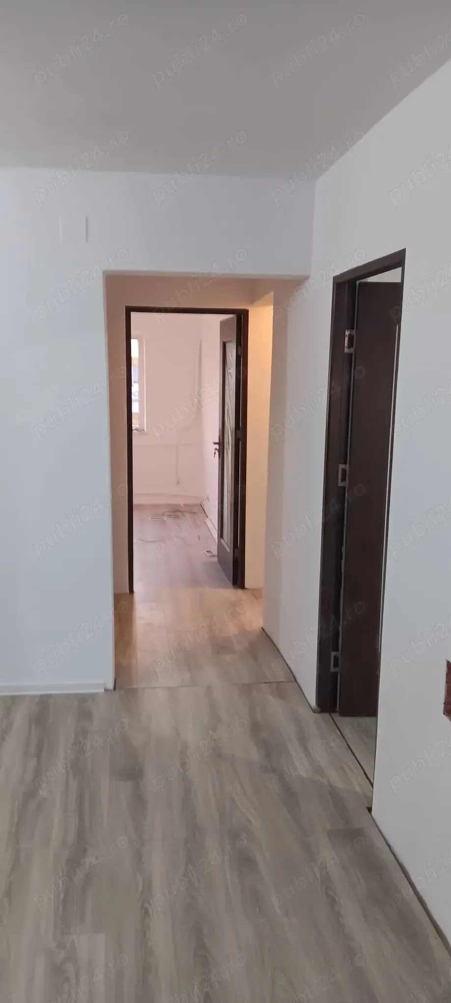 Apartament cu 3 camere decomandat vând s-au schimb (De la Proprietar)
