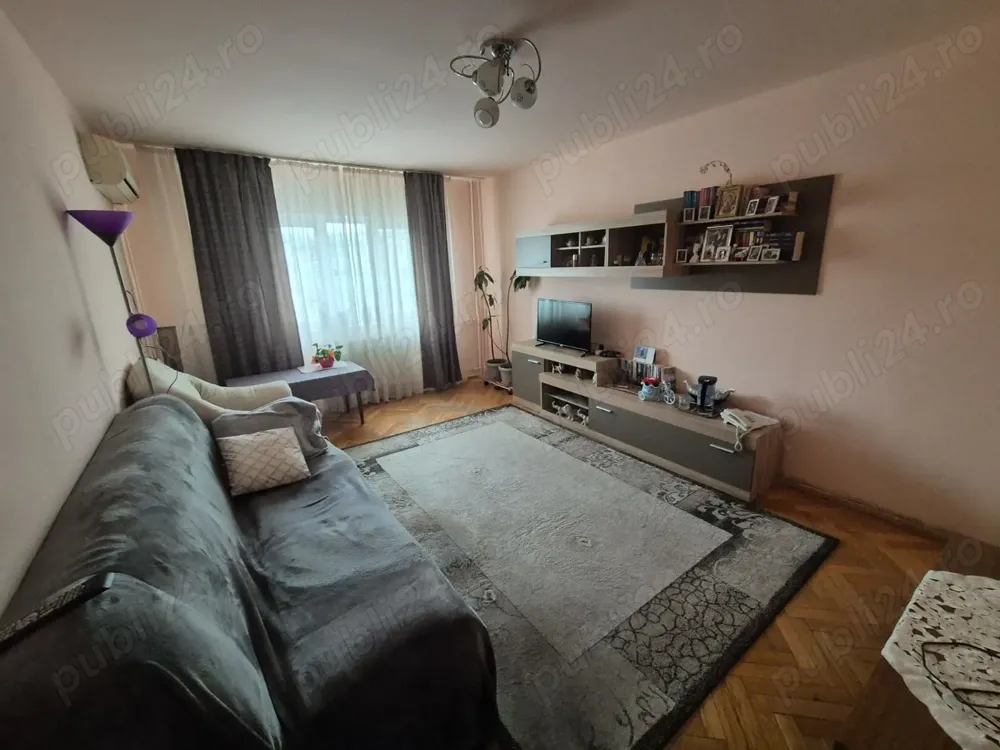 Apartament cu 3 camere, tip PB decomandat, Etaj 3 zona Rogerius (Lacul Rosu) - imagine 1
