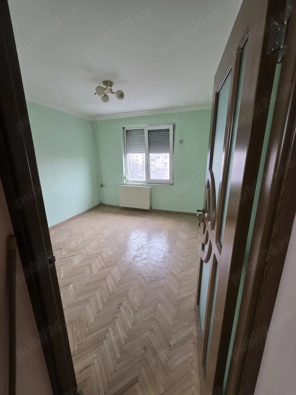 Apartament 3 camere zona Rogerius