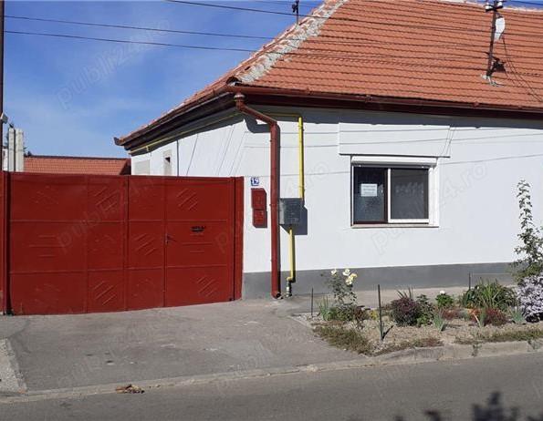 vand apartament cu 1 dormitor la casa intr-o curte comuna in Cantemir Oradea