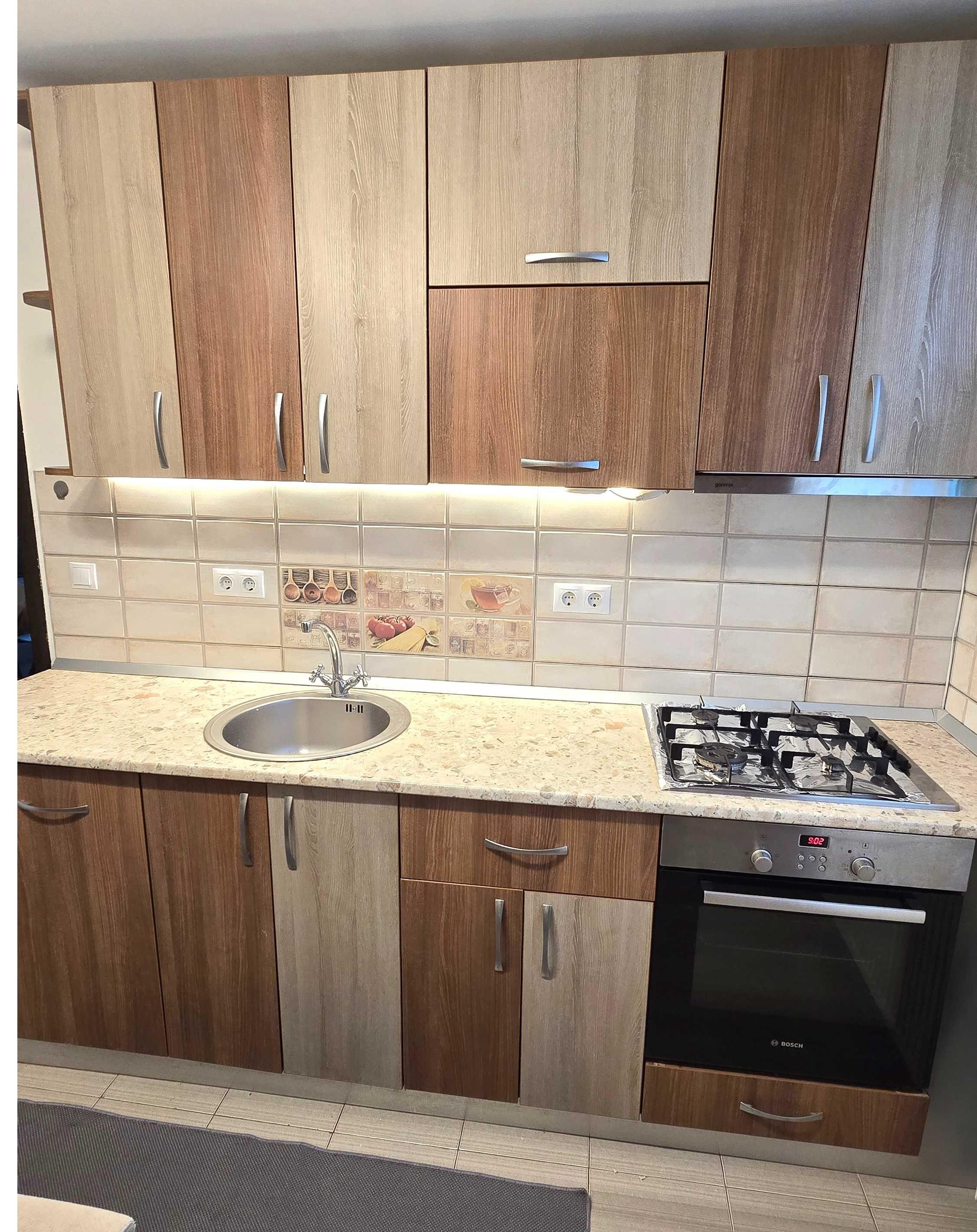 Proprietar Vand URGENT ap.4 cam.RENOVAT (transformat în 3 camere) etaj