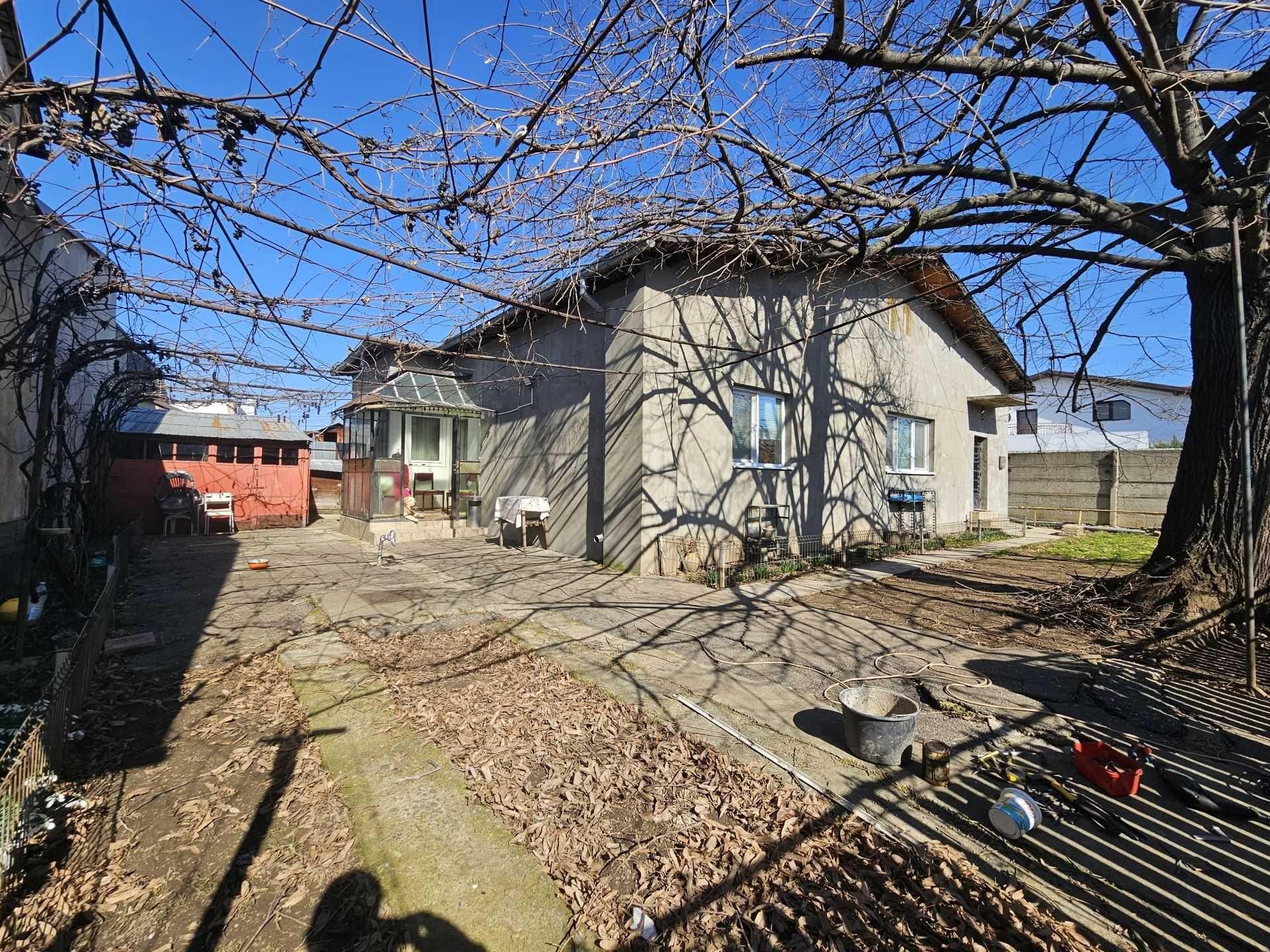 Casă Ploiesti, Zona AFI-Transilvaniei, 4 camere, 156 mp, curte 250 mp - imagine 1