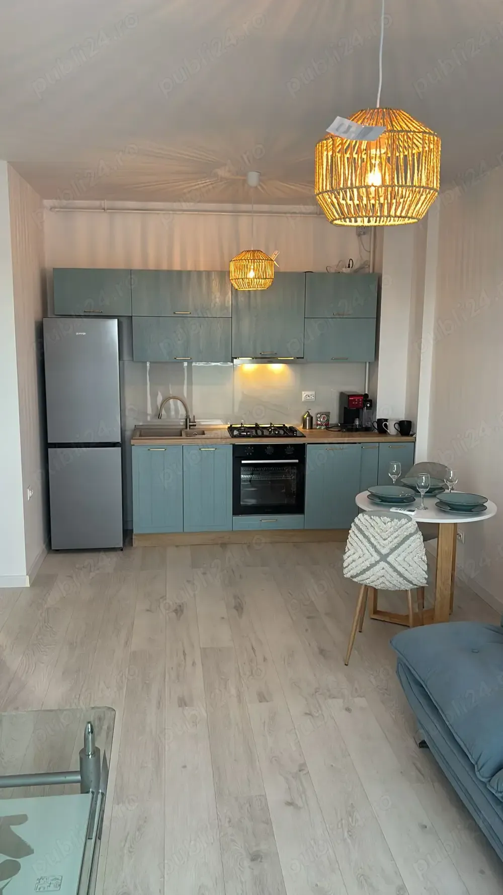 Închiriez apartament cu 2 camere - imagine 1