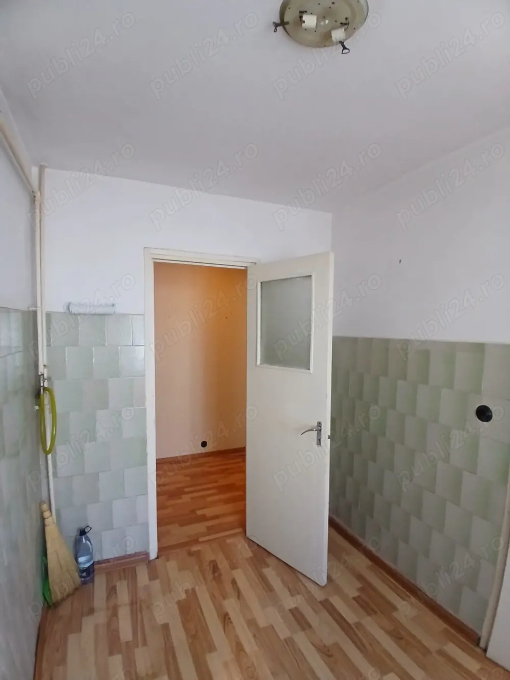 Vânzare apartament, preț negociabil - imagine 1