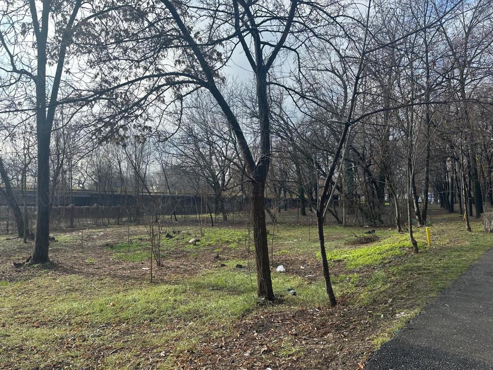 Teren intravilan  in suprafata de 1232mp la Piata Sudului, strada Jianu 13-14