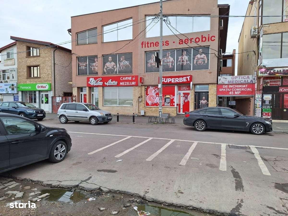 Piata 16 Februarie, spatiu comercial 80 mp.