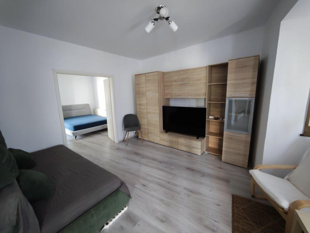 Propietar inchiriez apartament 3 cam 60mp in zona Unirii - Piata Alba