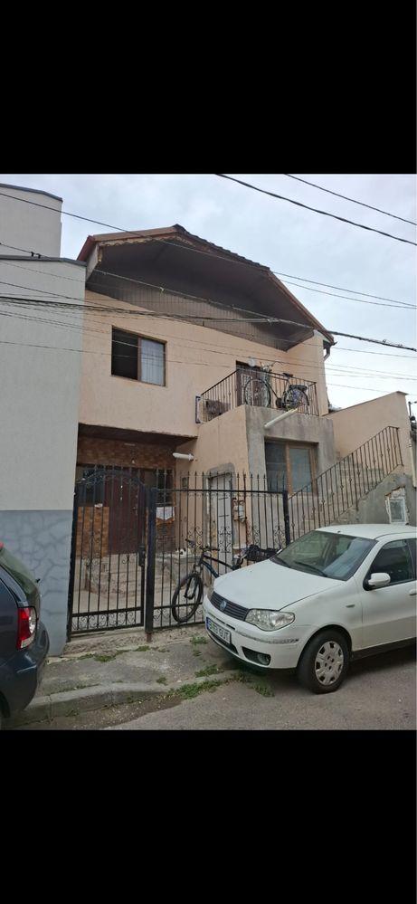 Casa la curte vitan - imagine 1