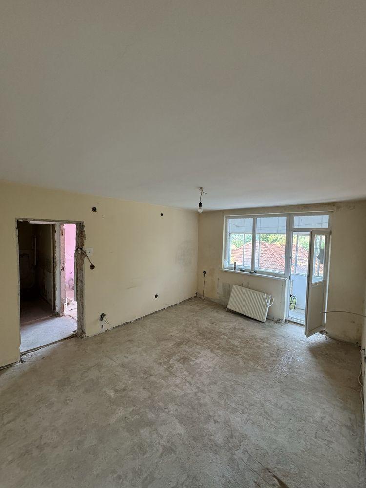 Aparament 2 camere Grigorescu etaj 2