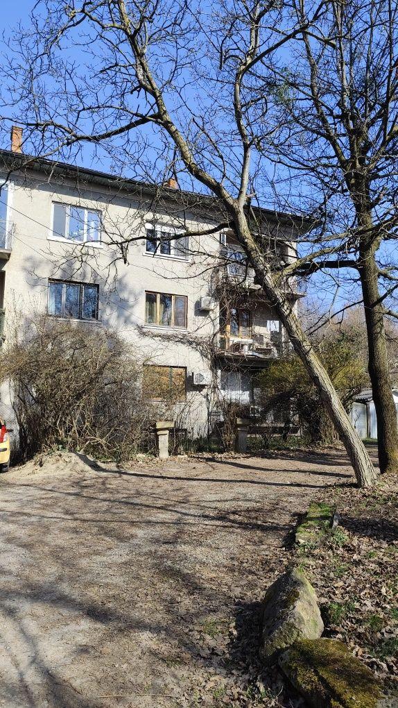 Vând apartament in casa privata