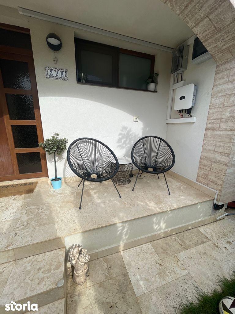 Casă modernă tip triplex, unitate de capăt - imagine 1