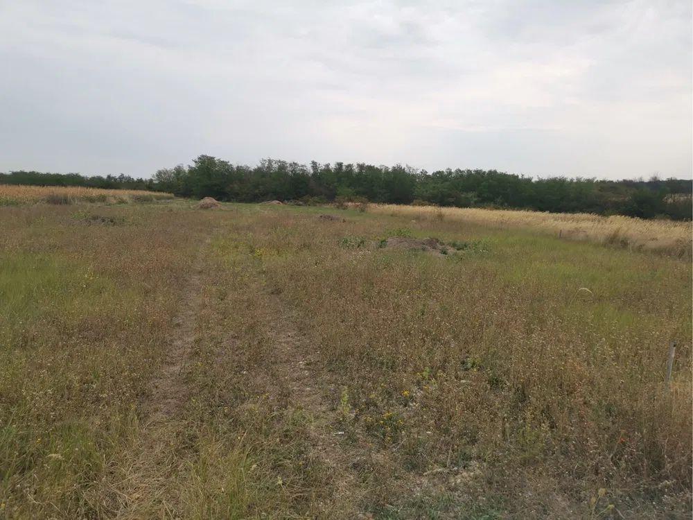 Vand teren extravilan in satul Boju