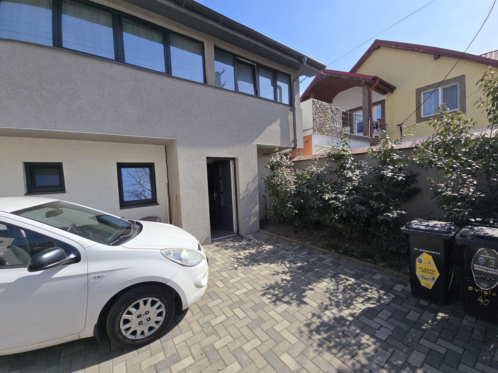 Închiriez casa Str Ovidiu