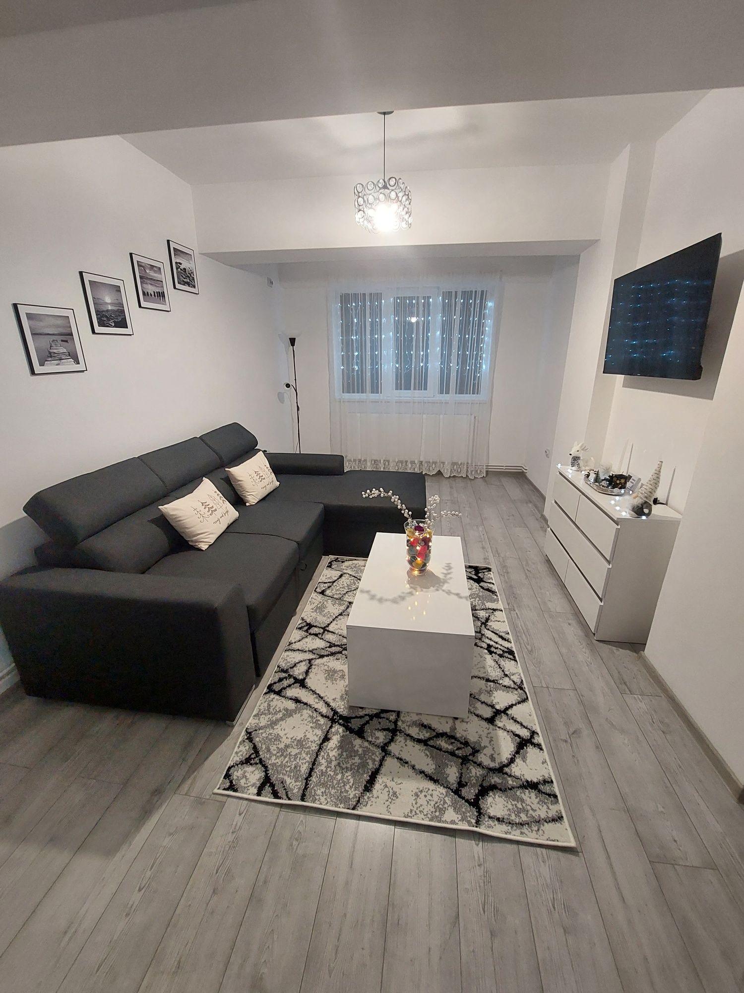 Închiriez garsoniera