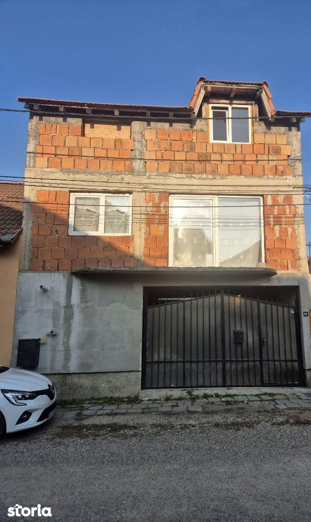 Vand casa cu 2 dormitoare + casa în rosu, zona Ramada, Oradea, Bihor